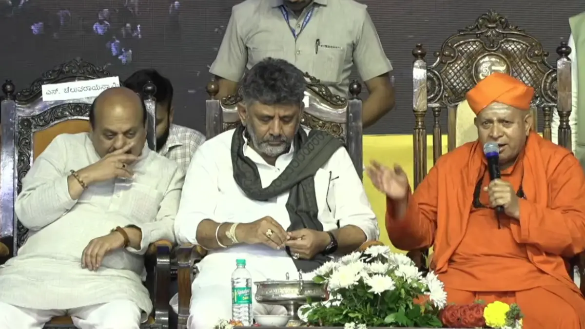 sirigere-swamiji-praises-cm-dk-shivakumar-drought-relief-demand