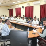 ಸಚಿವ ಟಿ.ರಘುಮೂರ್ತಿ ನೇತೃತ್ವದಲ್ಲಿ ಚಿತ್ರದುರ್ಗ ರಸ್ತೆ ಅಗಲೀಕರಣ ಸಭೆ