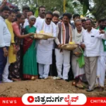 ಹಿರಿಯೂರಿನ ಆದಿರಾಳು ಬಳಿ ಭದ್ರಾ ನೀರಿಗೆ ಬಾಗಿನ ಅರ್ಪಿಸಿದ ಸಚಿವರಾದ ಚಲುವರಾಯಸ್ವಾಮಿ ಮತ್ತು ರಘುಮೂರ್ತಿ