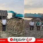 ಹಿರಿಯೂರು ತಾಲೂಕಿನ ವಡ್ಡನಹಳ್ಳಿ ಕೆರೆಯಂಗಳದಲ್ಲಿ ಅಕ್ರಮ ಮಣ್ಣು ಸಾಗಾಟ ಜಾಲದ ಮೇಲೆ ಗ್ರಾಮಾಂತರ ಪೊಲೀಸರು ಭರ್ಜರಿ ಕಾರ್ಯಾಚರಣೆ ನಡೆಸಿದ್ದು, 6 ವಾಹನಗಳು ಹಾಗೂ ಒಂದು ಹಿಟಾಚಿ ಯಂತ್ರವನ್ನು ಜಪ್ತಿ ಮಾಡಿದ್ದಾರೆ. ಚಿತ್ರದುರ್ಗ ಕ್ರೈಂ ಸುದ್ದಿಯ ಸಂಪೂರ್ಣ ವಿವರ ಇಲ್ಲಿದೆ.