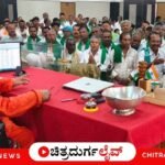 ಚಿತ್ರದುರ್ಗ ತಾಲೂಕಿನ ತುರುವನೂರು ಹೋಬಳಿಯ ರೈತರು ಜಿನಿಗಿ ಹಳ್ಳಕ್ಕೆ ಕಾತ್ರಾಳು ಕೆರೆಯಿಂದ ನೀರು ಹರಿಸುವಂತೆ ಸಿರಿಗೆರೆಯ ತರಳಬಾಳು ಶ್ರೀಗಳಲ್ಲಿ ಮನವಿ ಮಾಡಿದ್ದಾರೆ. ವಿವರ ಇಲ್ಲಿದೆ.